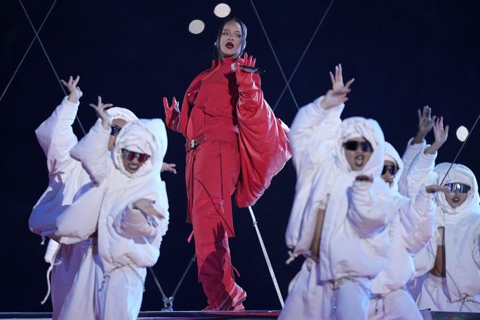 rihanna-1-scaled