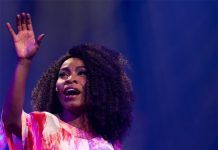 Musical retrata Zezé Motta com toda a plenitude da atriz e cantora que driblou o racismo com talento e a força da arte