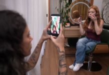 ‘Um grande reality show’: Viih Tube e Eliezer abrem a casa e revelam bastidores da rotina exposta nas redes; veja VÍDEO