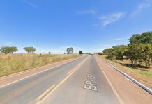 Mulher morre após cair de moto e ser atropelada na BR-153 no Tocantins