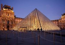 Roubo no Museu do Louvre, em Paris, vai virar filme e série documental