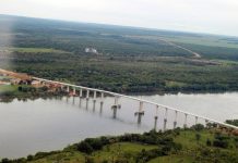 Ponte sobre o Rio Tocantins na BR-235 é totalmente interditada; entenda