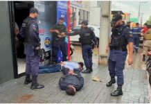 Assalto com live foi interrompido após cliente sair para acalmar filho e ver criminosos entrando na loja