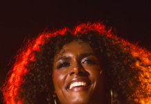 Consagração de Liniker na turnê ‘Bye bye Caju’ mostra que é possível ser popstar e seguir a própria cartilha